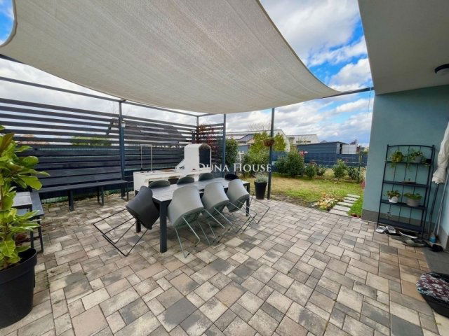 Eladó családi ház, Székesfehérvárott 199.99 M Ft, 5 szobás