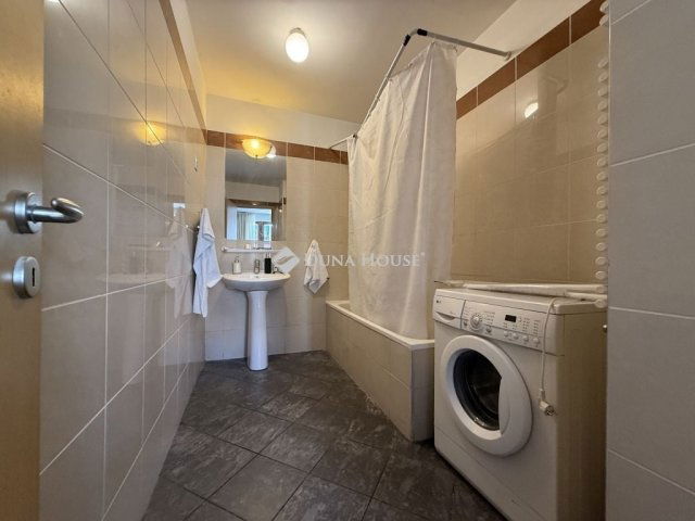 Eladó téglalakás, Budapesten, VII. kerületben 93.17 M Ft