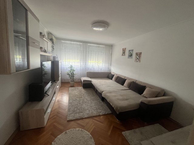 Eladó téglalakás, Nyíregyházán 44.5 M Ft, 4 szobás