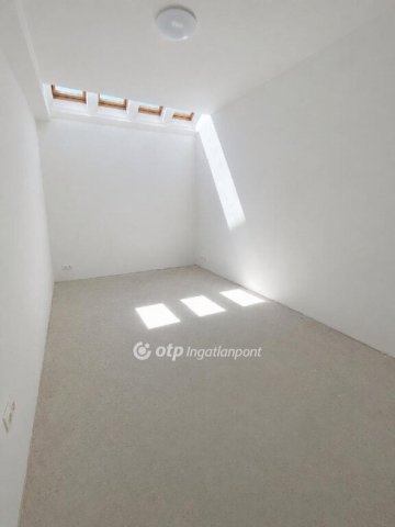 Eladó ipari ingatlan, Budapesten, XXII. kerületben 32.5 M Ft