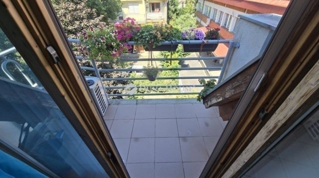 Eladó téglalakás, Szegeden 81.7 M Ft, 3 szobás