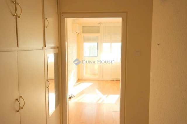 Eladó panellakás, Budapesten, XX. kerületben 46.9 M Ft, 1 szobás