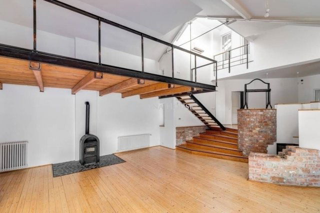 Eladó családi ház, Budapesten, III. kerületben 399 M Ft