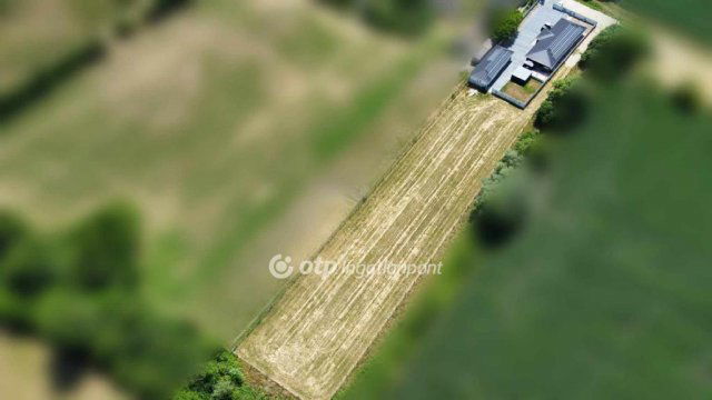 Eladó családi ház, Pápán 180 M Ft, 5+2 szobás