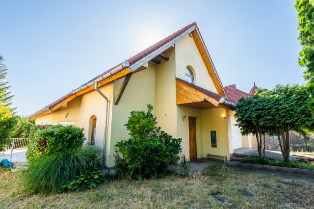 Eladó családi ház, Fóton, Géza Fejedelem utcában 164.9 M Ft