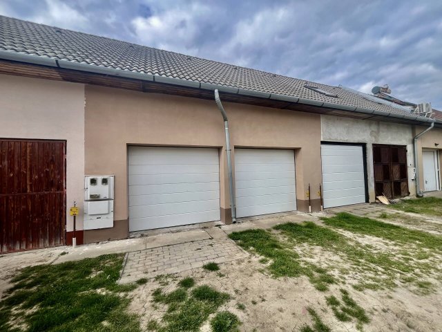 Eladó sorház, Gyulán 93.9 M Ft, 4 szobás / költözzbe.hu