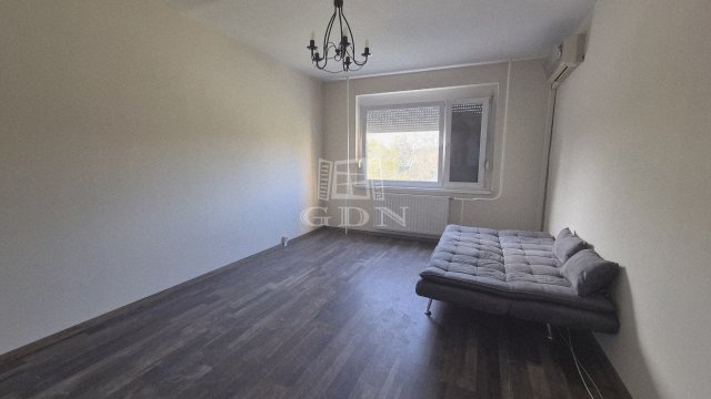 Eladó panellakás, Százhalombattán 54.99 M Ft, 1+1 szobás