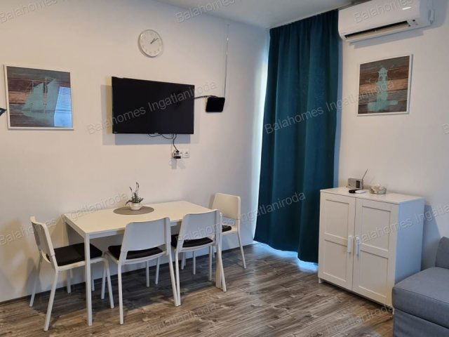 Eladó téglalakás, Siófokon 42.9 M Ft, 2 szobás