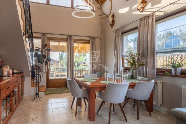 Eladó családi ház, Pákozdon 298 M Ft, 7+2 szobás