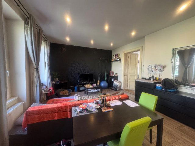 Eladó téglalakás, Székesfehérvárott 75 M Ft, 3 szobás