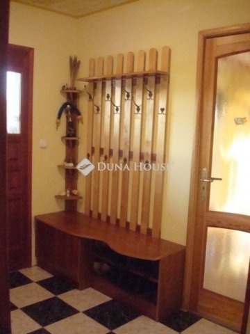 Eladó családi ház, Tápiószecsőn 69.9 M Ft, 7 szobás