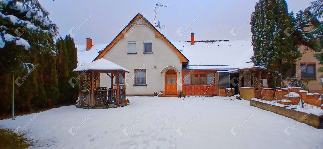 Eladó családi ház, Lentiben 74.9 M Ft, 5 szobás