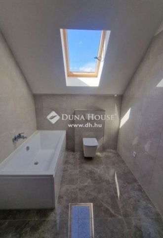 Eladó ikerház, Szigetszentmiklóson 104.9 M Ft, 5 szobás