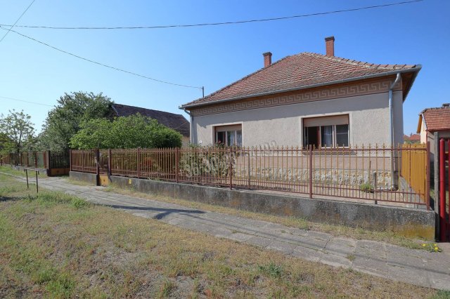 Eladó családi ház, Csengelén 35.9 M Ft, 3 szobás
