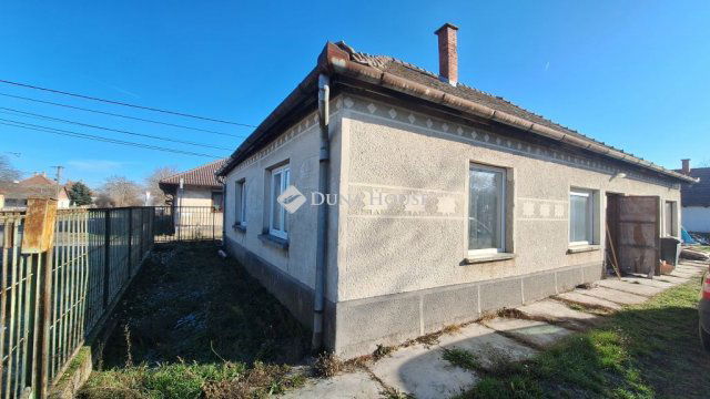 Eladó családi ház, Sárbogárdon 38.1 M Ft, 4 szobás