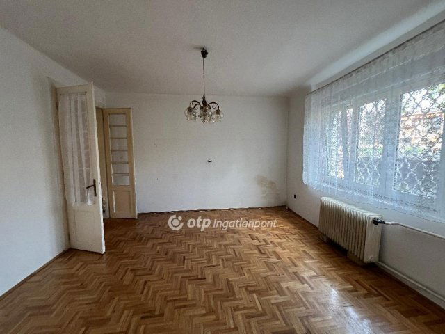 Eladó családi ház, Budapesten, III. kerületben 129.9 M Ft