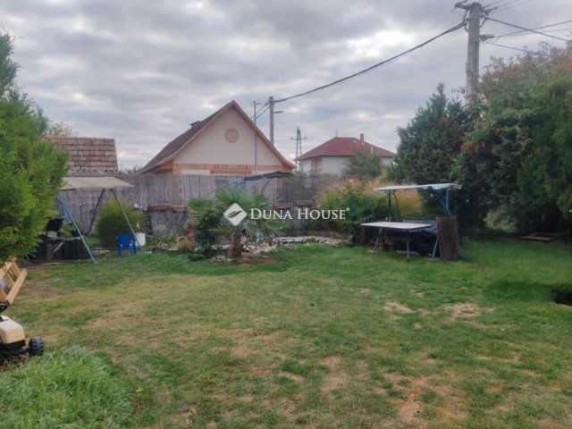 Eladó családi ház, Zsámbokon 45 M Ft, 2 szobás