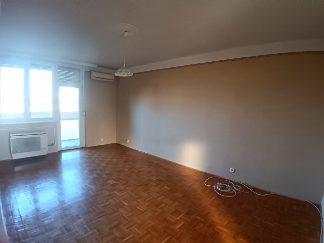 Eladó téglalakás, Szolnokon 30.9 M Ft, 2 szobás