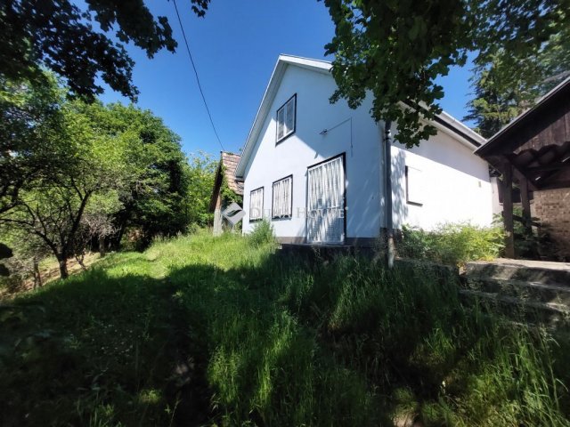 Eladó nyaraló, Diósjenőn 24.9 M Ft, 2 szobás