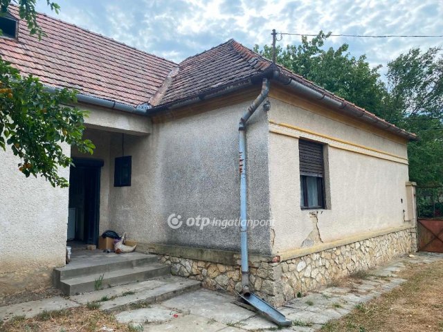 Eladó családi ház, Nyárádon 23.9 M Ft, 3+3 szobás