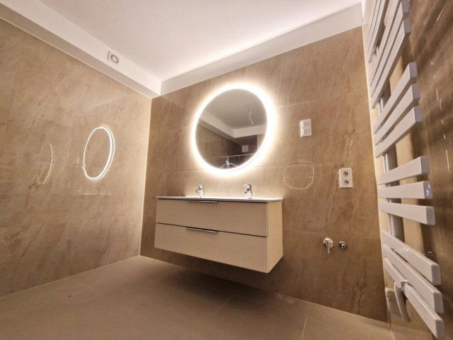 Eladó téglalakás, Pécsett 77 M Ft, 3 szobás