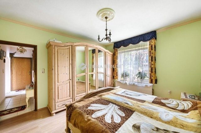 Eladó családi ház, Szegeden 129 M Ft, 7 szobás