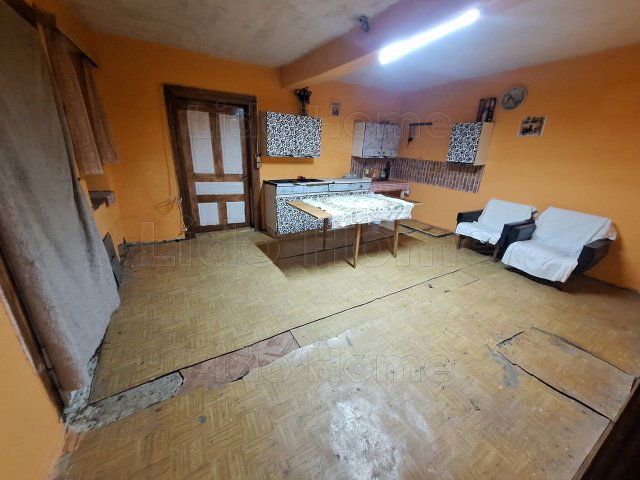 Eladó családi ház, Gadácson 2.2 M Ft, 4 szobás