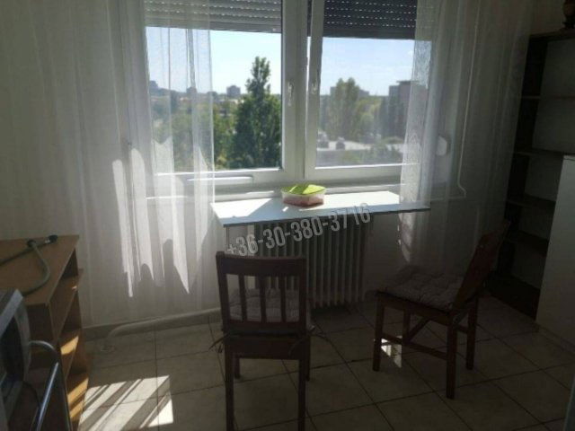 Eladó panellakás, Dunaújvárosban 22.5 M Ft, 1 szobás