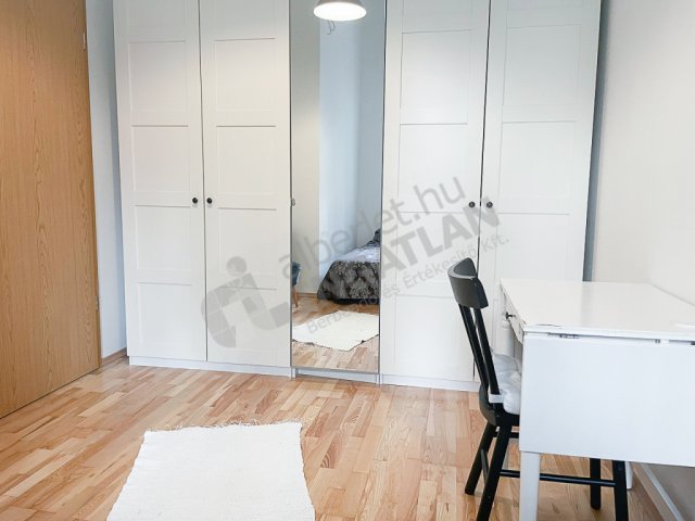 Kiadó téglalakás, albérlet, VII. kerületben, Vörösmarty utcában