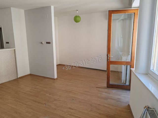 Eladó téglalakás, Békéscsabán 30 M Ft, 1 szobás