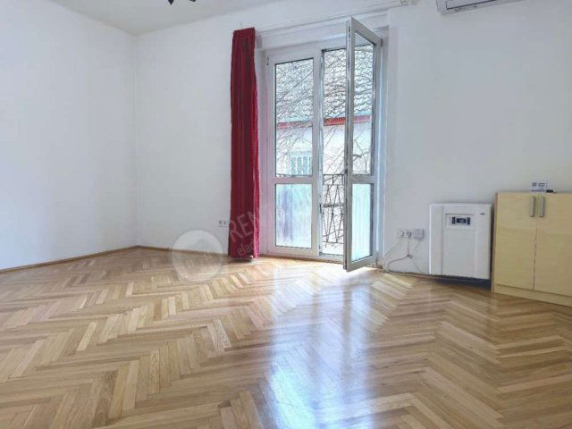 Eladó téglalakás, Budapesten, XIV. kerületben, Thököly úton