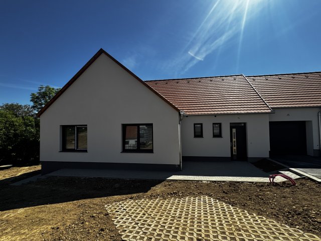 Eladó családi ház, Nagykozáron, Hunyadi utcában 109.9 M Ft