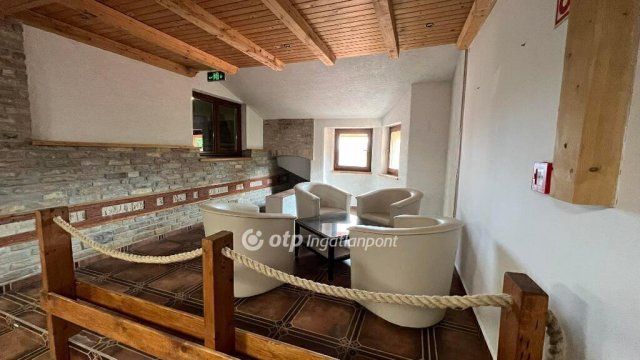 Eladó hotel, Velencén 990 M Ft / költözzbe.hu