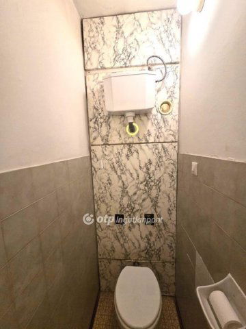 Eladó panellakás, Budapesten, III. kerületben 63.99 M Ft