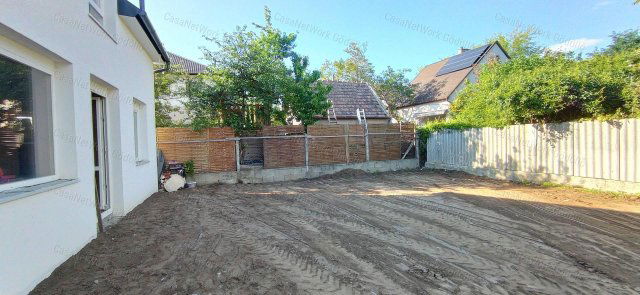Eladó ikerház, Gödöllőn 78.99 M Ft, 5 szobás