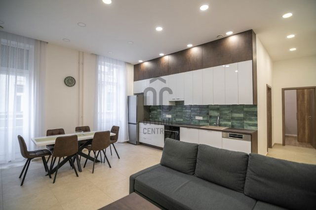 Eladó téglalakás, Budapesten, IX. kerületben 175 M Ft, 4 szobás