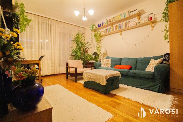 Eladó téglalakás, Békéscsabán 39.9 M Ft, 3 szobás