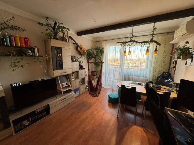 Eladó panellakás, Tiszaújvárosban, Deák Ferenc téren 28 M Ft