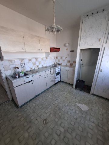 Eladó panellakás, Debrecenben 60 M Ft, 3 szobás