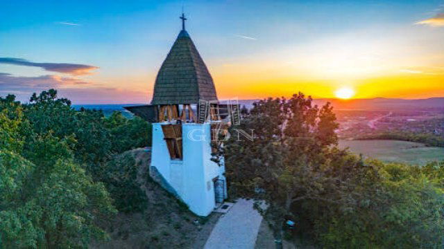 Eladó ikerház, Mogyoródon 115 M Ft, 4 szobás