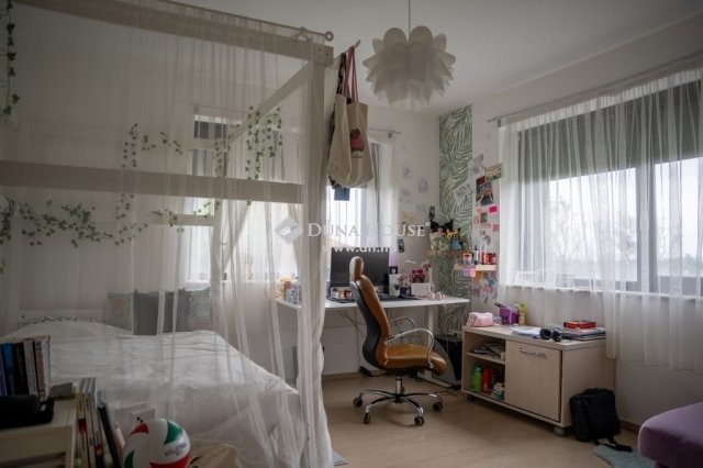 Eladó családi ház, Diósdon 429 M Ft, 5 szobás