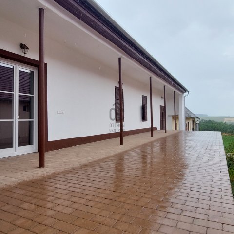 Eladó családi ház, Véménden 89 M Ft, 5 szobás