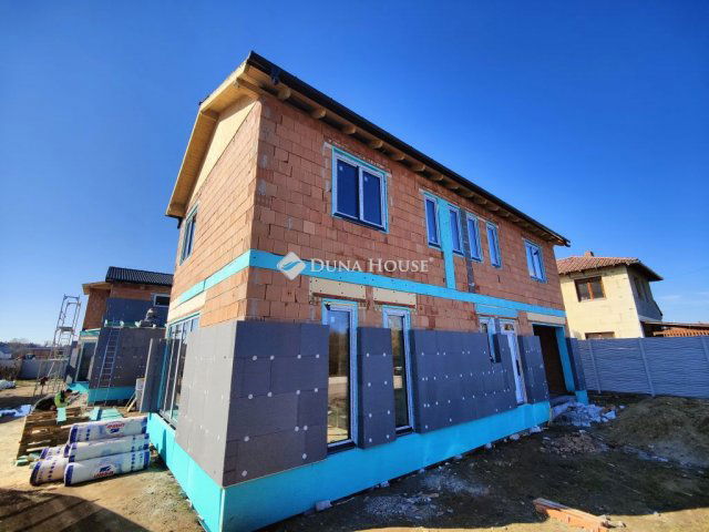 Eladó ikerház, Budapesten, XVIII. kerületben 139.9 M Ft, 4 szobás