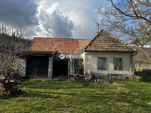 Eladó telek, Pécselyen 79 M Ft / költözzbe.hu