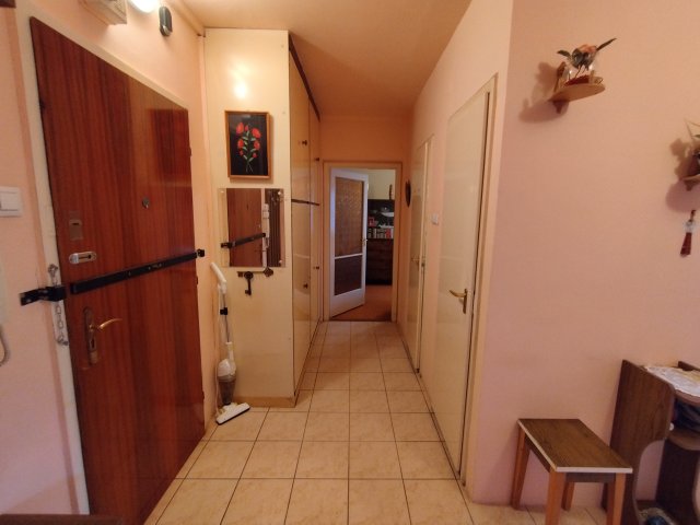 Eladó panellakás, Nagykőrösön 26.5 M Ft, 2 szobás