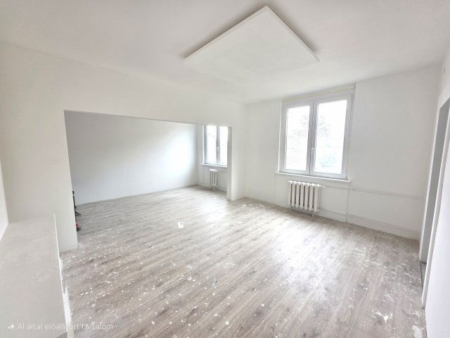 Eladó panellakás, Dunaújvárosban, Korányi Sándor utcában