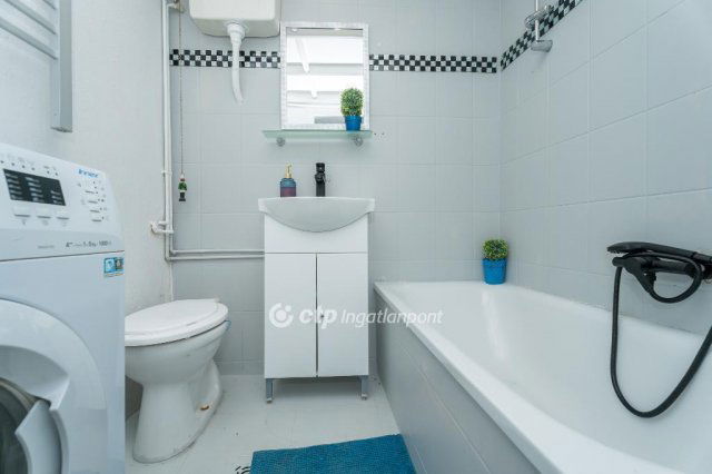 Eladó téglalakás, Budapesten, VIII. kerületben 52.5 M Ft