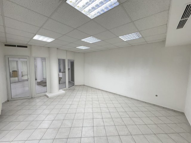 Kiadó üzlethelyiség, Kaposváron, Zárda utcában 48 E Ft / hó