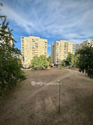Eladó panellakás, Nyíregyházán 61.5 M Ft, 3 szobás