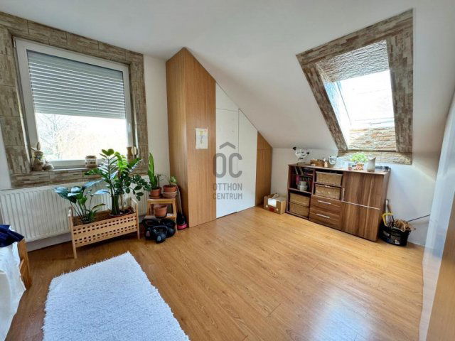 Eladó családi ház, Bicskén 89.9 M Ft, 6 szobás